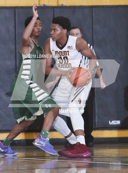 Thumbnail 2 in Mount Vernon vs Bishop Hendricken (New York Challenge) photogallery.