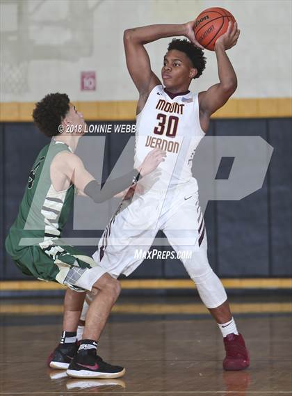 Thumbnail 3 in Mount Vernon vs Bishop Hendricken (New York Challenge) photogallery.
