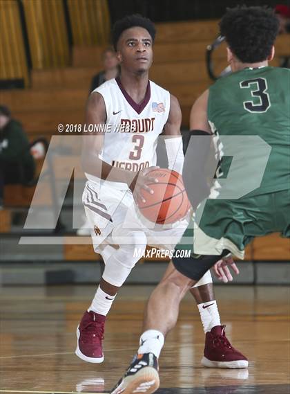 Thumbnail 1 in Mount Vernon vs Bishop Hendricken (New York Challenge) photogallery.