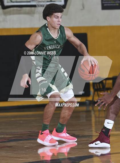 Thumbnail 1 in Mount Vernon vs Bishop Hendricken (New York Challenge) photogallery.