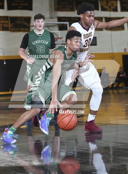 Thumbnail 2 in Mount Vernon vs Bishop Hendricken (New York Challenge) photogallery.