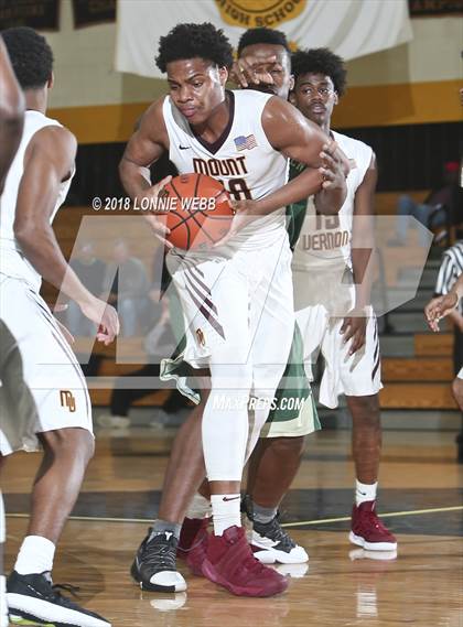 Thumbnail 2 in Mount Vernon vs Bishop Hendricken (New York Challenge) photogallery.