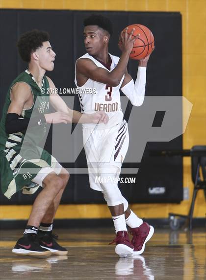 Thumbnail 2 in Mount Vernon vs Bishop Hendricken (New York Challenge) photogallery.