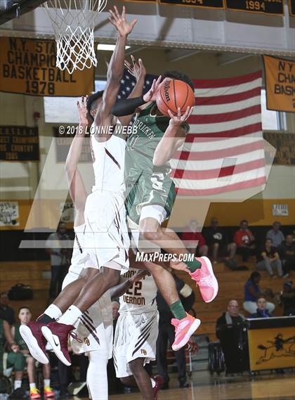 Thumbnail 2 in Mount Vernon vs Bishop Hendricken (New York Challenge) photogallery.