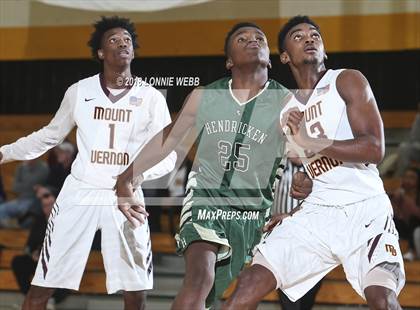 Thumbnail 2 in Mount Vernon vs Bishop Hendricken (New York Challenge) photogallery.