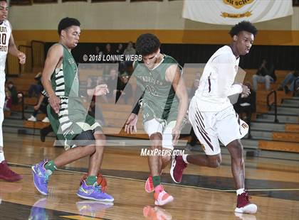 Thumbnail 2 in Mount Vernon vs Bishop Hendricken (New York Challenge) photogallery.