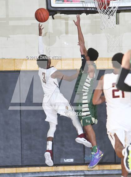 Thumbnail 3 in Mount Vernon vs Bishop Hendricken (New York Challenge) photogallery.