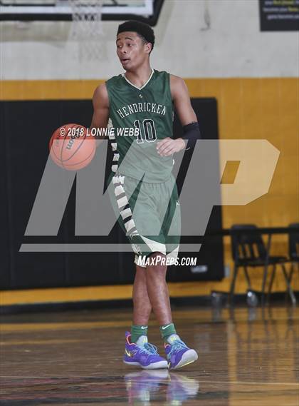 Thumbnail 2 in Mount Vernon vs Bishop Hendricken (New York Challenge) photogallery.