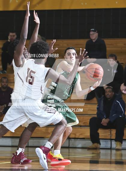 Thumbnail 1 in Mount Vernon vs Bishop Hendricken (New York Challenge) photogallery.