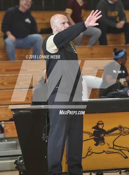 Thumbnail 3 in Mount Vernon vs Bishop Hendricken (New York Challenge) photogallery.