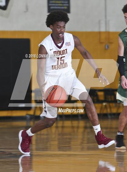 Thumbnail 2 in Mount Vernon vs Bishop Hendricken (New York Challenge) photogallery.