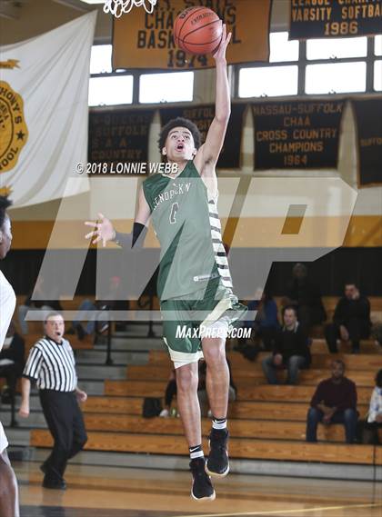 Thumbnail 3 in Mount Vernon vs Bishop Hendricken (New York Challenge) photogallery.