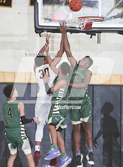 Thumbnail 3 in Mount Vernon vs Bishop Hendricken (New York Challenge) photogallery.
