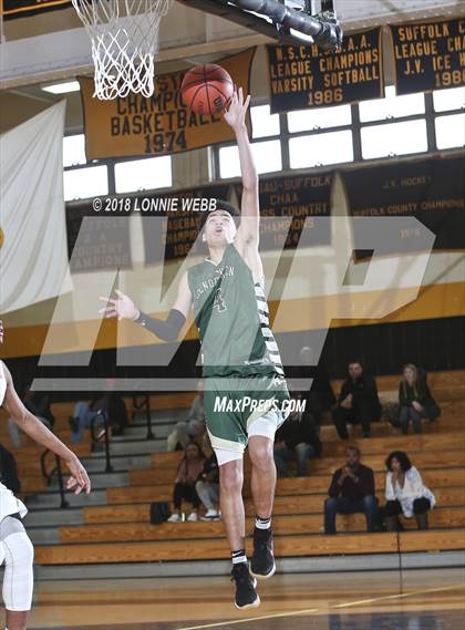 Thumbnail 2 in Mount Vernon vs Bishop Hendricken (New York Challenge) photogallery.