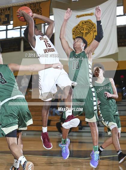 Thumbnail 3 in Mount Vernon vs Bishop Hendricken (New York Challenge) photogallery.