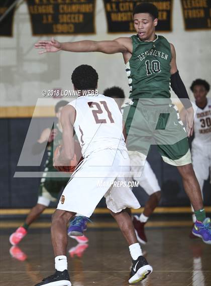 Thumbnail 3 in Mount Vernon vs Bishop Hendricken (New York Challenge) photogallery.