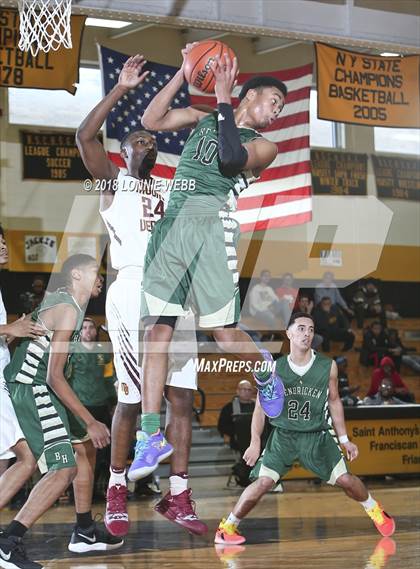 Thumbnail 1 in Mount Vernon vs Bishop Hendricken (New York Challenge) photogallery.