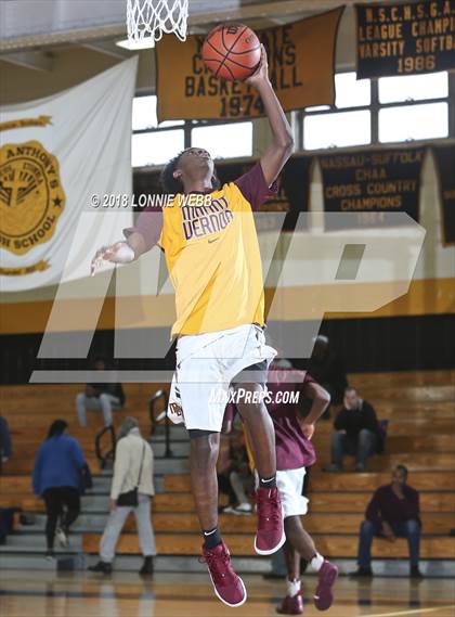 Thumbnail 2 in Mount Vernon vs Bishop Hendricken (New York Challenge) photogallery.