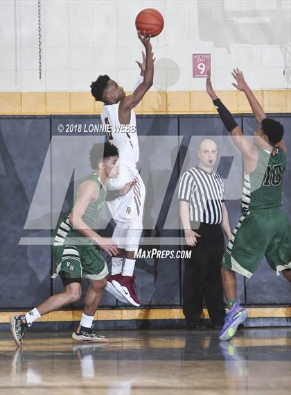 Thumbnail 3 in Mount Vernon vs Bishop Hendricken (New York Challenge) photogallery.