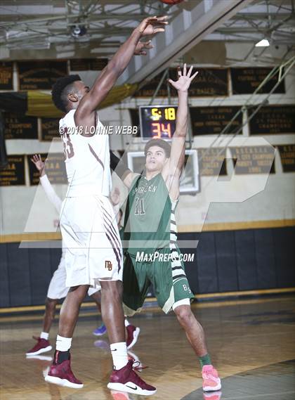 Thumbnail 1 in Mount Vernon vs Bishop Hendricken (New York Challenge) photogallery.