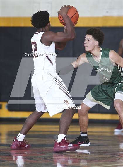 Thumbnail 3 in Mount Vernon vs Bishop Hendricken (New York Challenge) photogallery.
