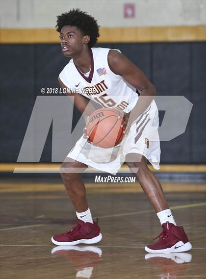 Thumbnail 2 in Mount Vernon vs Bishop Hendricken (New York Challenge) photogallery.