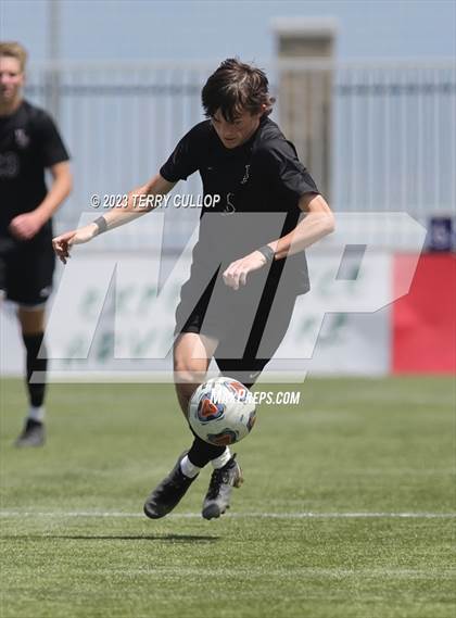 Thumbnail 3 in Syracuse vs. Lone Peak (UHSAA 6A Semifinal) photogallery.