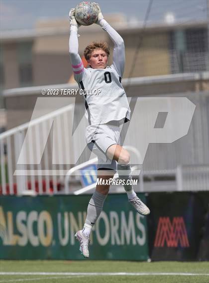 Thumbnail 2 in Syracuse vs. Lone Peak (UHSAA 6A Semifinal) photogallery.