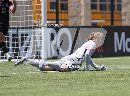 Thumbnail 1 in Syracuse vs. Lone Peak (UHSAA 6A Semifinal) photogallery.