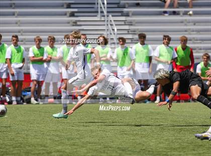 Thumbnail 3 in Syracuse vs. Lone Peak (UHSAA 6A Semifinal) photogallery.