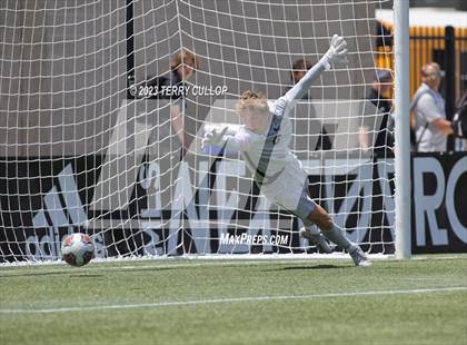 Thumbnail 3 in Syracuse vs. Lone Peak (UHSAA 6A Semifinal) photogallery.