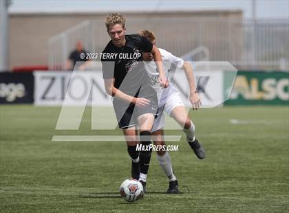 Thumbnail 2 in Syracuse vs. Lone Peak (UHSAA 6A Semifinal) photogallery.