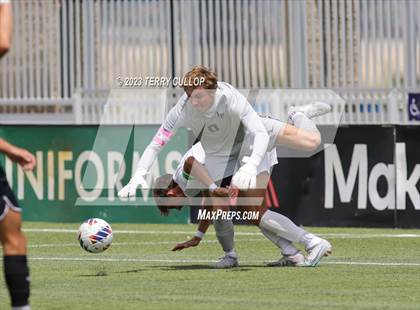 Thumbnail 1 in Syracuse vs. Lone Peak (UHSAA 6A Semifinal) photogallery.