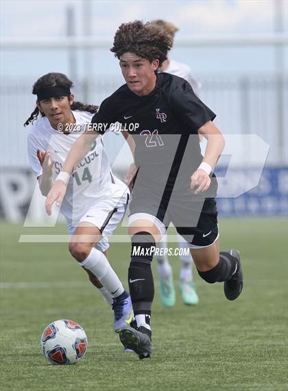 Thumbnail 2 in Syracuse vs. Lone Peak (UHSAA 6A Semifinal) photogallery.