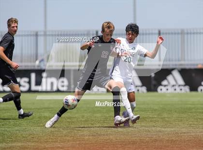 Thumbnail 1 in Syracuse vs. Lone Peak (UHSAA 6A Semifinal) photogallery.