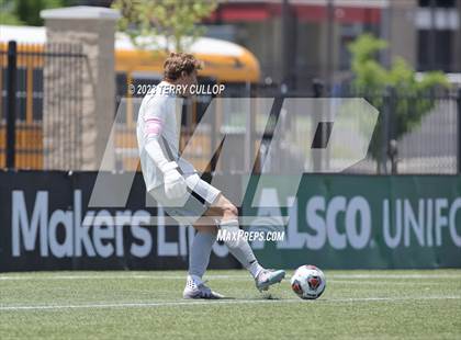 Thumbnail 1 in Syracuse vs. Lone Peak (UHSAA 6A Semifinal) photogallery.
