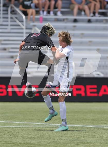 Thumbnail 2 in Syracuse vs. Lone Peak (UHSAA 6A Semifinal) photogallery.