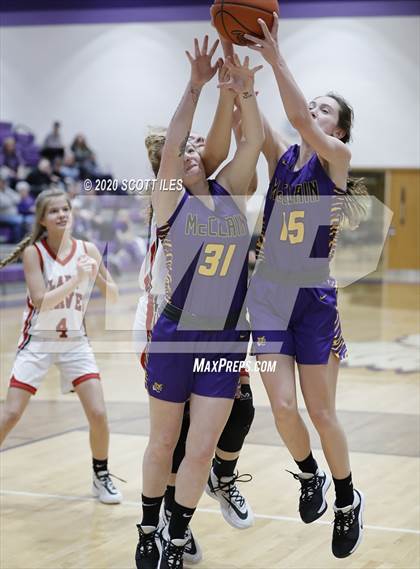 Thumbnail 3 in McClain vs Logan Elm (OHSAA D2 Sectional Playoff) photogallery.