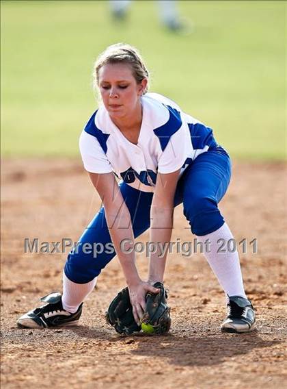 Thumbnail 2 in Mansfield Summit vs. L.D. Bell (Mansfield Tournament) photogallery.