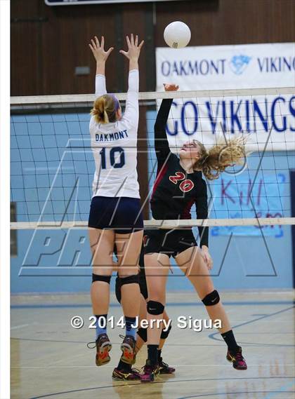 Thumbnail 2 in Oakmont vs. Golden Valley (CIF SJS D2 Playoffs) photogallery.