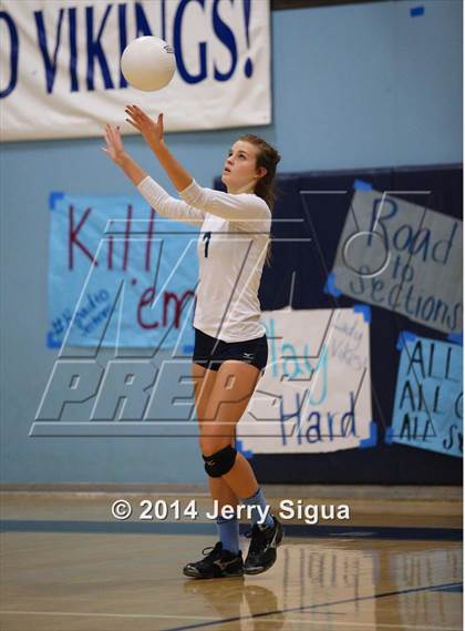 Thumbnail 3 in Oakmont vs. Golden Valley (CIF SJS D2 Playoffs) photogallery.