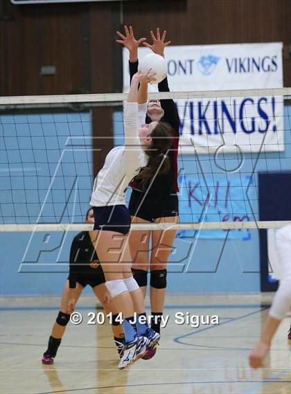 Thumbnail 2 in Oakmont vs. Golden Valley (CIF SJS D2 Playoffs) photogallery.