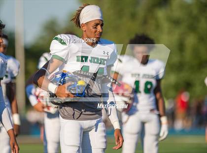 Thumbnail 3 in Phil Simms All-Star Classic (North vs. South) photogallery.