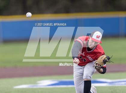 Thumbnail 3 in Omaha Westside vs. Lincoln East photogallery.