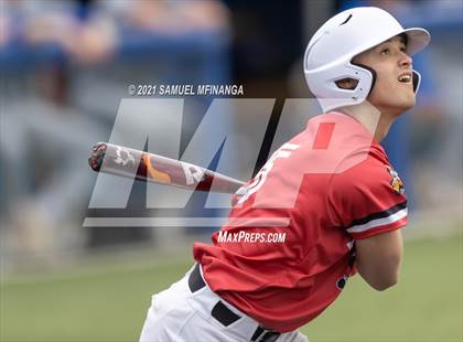 Thumbnail 2 in Omaha Westside vs. Lincoln East photogallery.