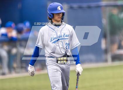 Thumbnail 3 in Omaha Westside vs. Lincoln East photogallery.