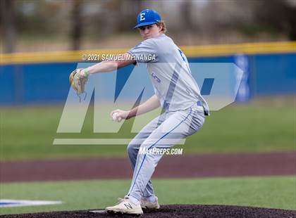 Thumbnail 2 in Omaha Westside vs. Lincoln East photogallery.
