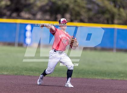 Thumbnail 2 in Omaha Westside vs. Lincoln East photogallery.