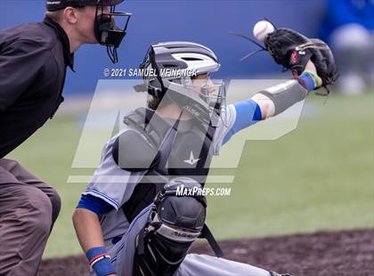 Thumbnail 2 in Omaha Westside vs. Lincoln East photogallery.