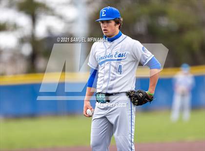 Thumbnail 3 in Omaha Westside vs. Lincoln East photogallery.